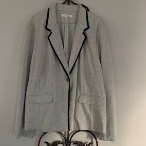 Elegant Light Gray Blazer with Navy Trim